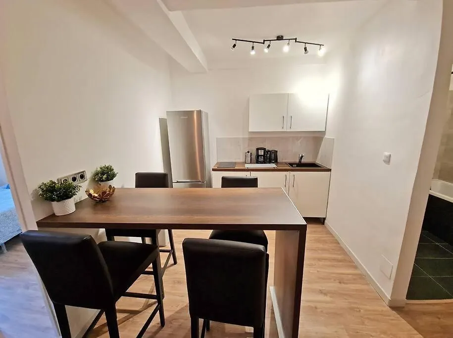 GregBnb-com - T2 Design 43m2 - Toulon Est - Wifi Fibre 0*,  France