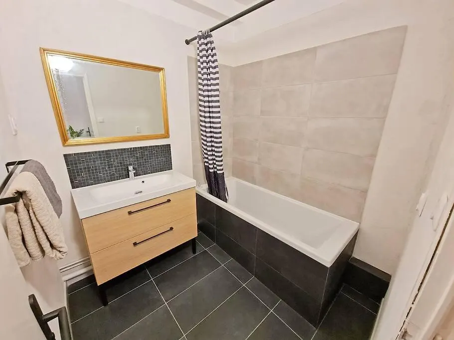 GregBnb-com - T2 Design 43m2 - Toulon Est - Wifi Fibre
